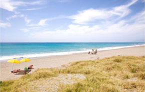 2 Bedroom Gorgeous Apartment In Belmonte Calabro